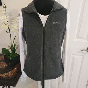 SOLD Columbia Dark Gray Fleece Vest Small